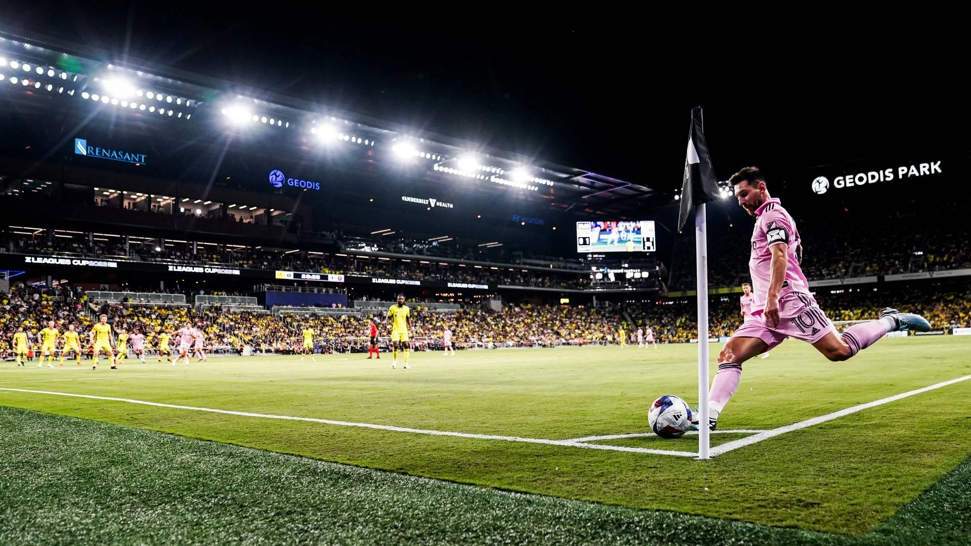 九州体育足球场馆壮观夜景